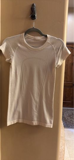 Lululemon women tan shirt - size