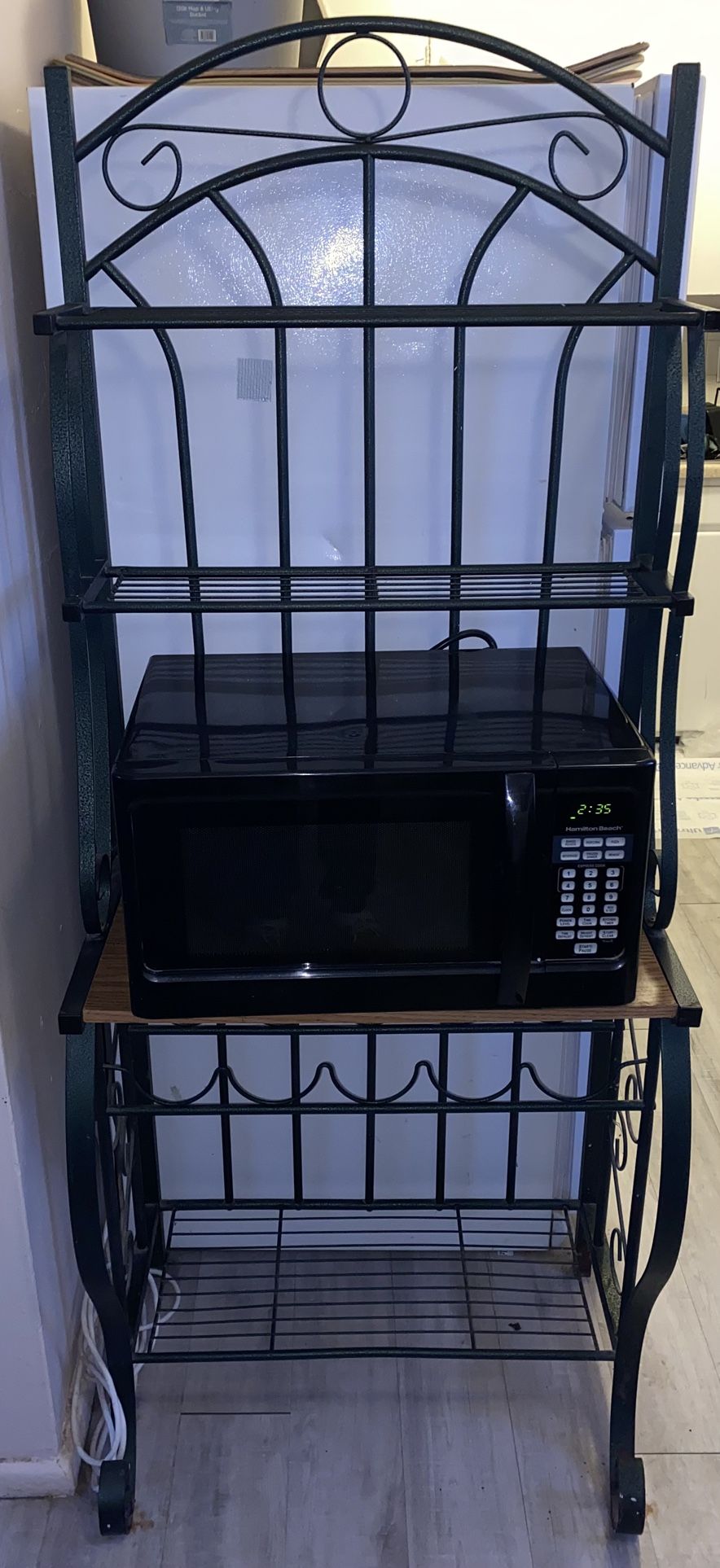 Kitchen Furniture/microwave