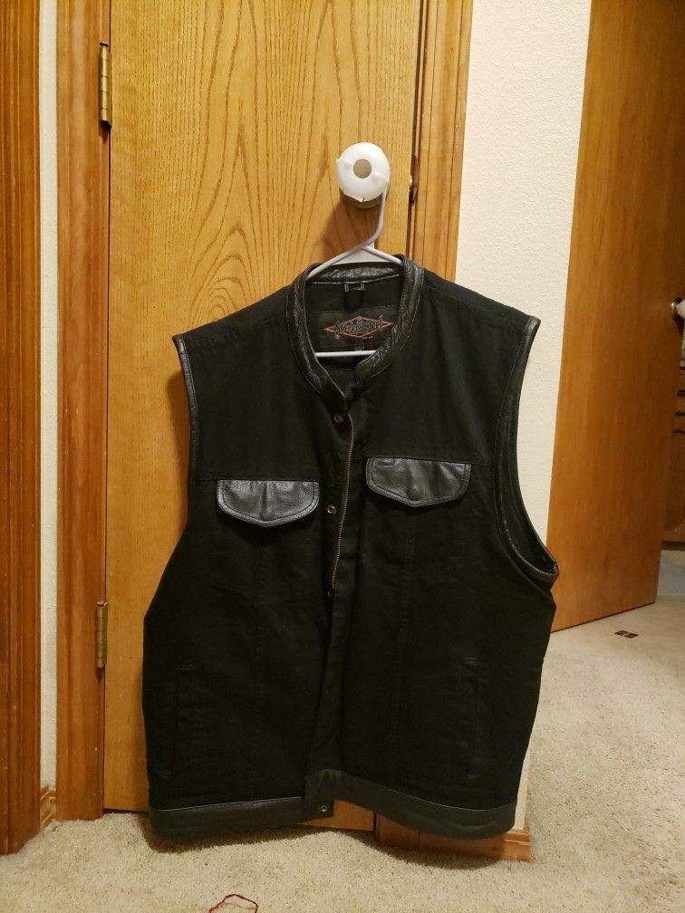 Motorcycle Riding Vest / Cut