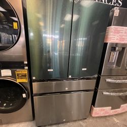 Samsung Bespoke 29 cu. ft. 4-Door French Door Refrigerator