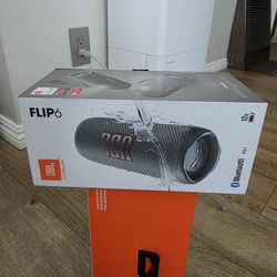 JBL Flip 6 Bluetooth Speakers