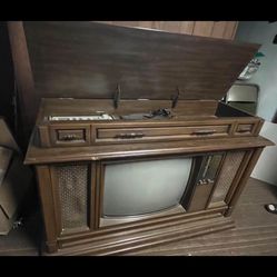 Vintage Tv With Vinyl Record Player