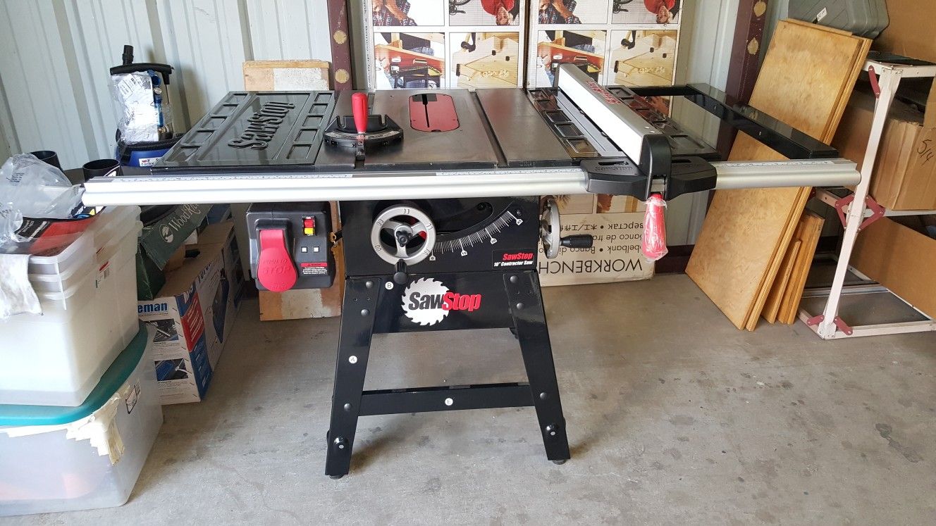 SawStop Contractor table saw CNS175-SFA30