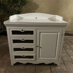 Baby Dresser/Changing Table 