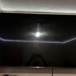 Hisense 65” Flat Screen With Mount