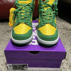 Supreme Brazil Dunks 