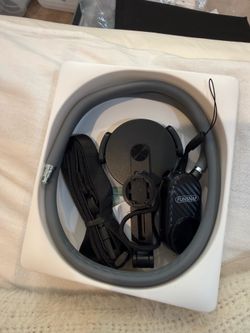 FunSnap Magnetic Neck Phone Mount - First-Person POV Vlogging & Live Streaming Bracket (Brand New / Like New)