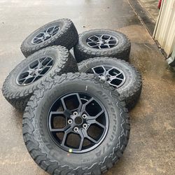 5 2024 Takeoffs Jeep Wrangler Gladiator 17” Black Factory OEM Wheel Rims Tires