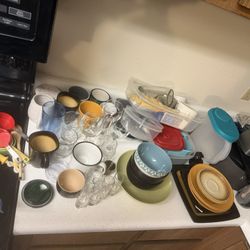 Free Kitchen/Cookware/Dishes