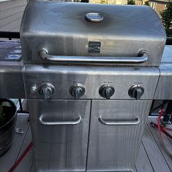 Kenmore 4 Burners Gas Grill