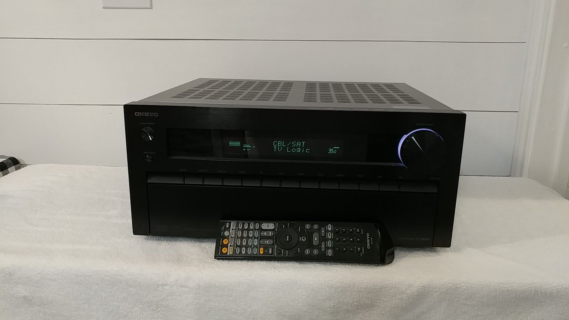 Onkyo Reciever TX-NR809