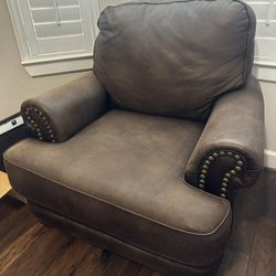 Chair With Ottoman 
