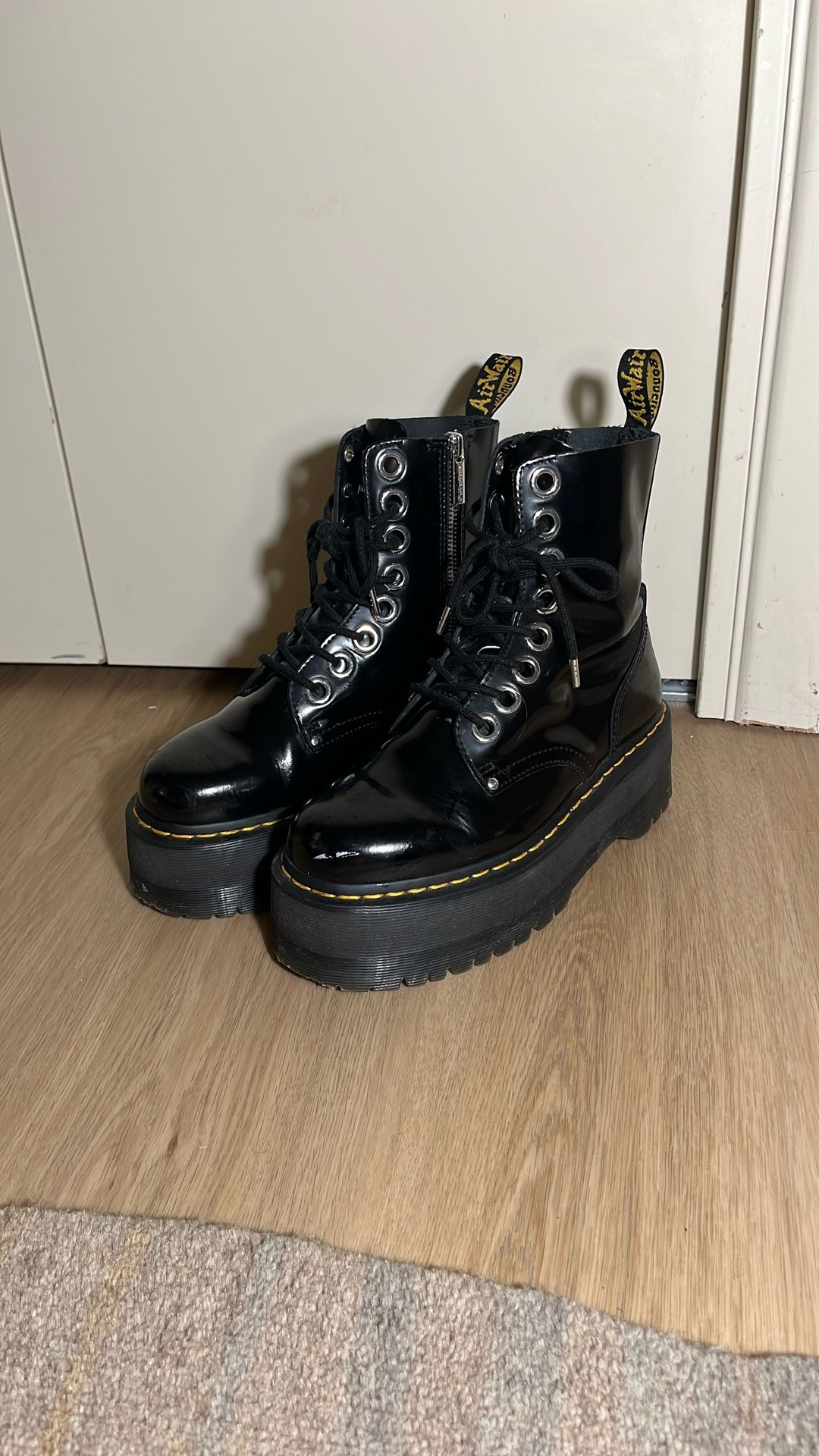 Dr. Marten Jadon Max boots, W7