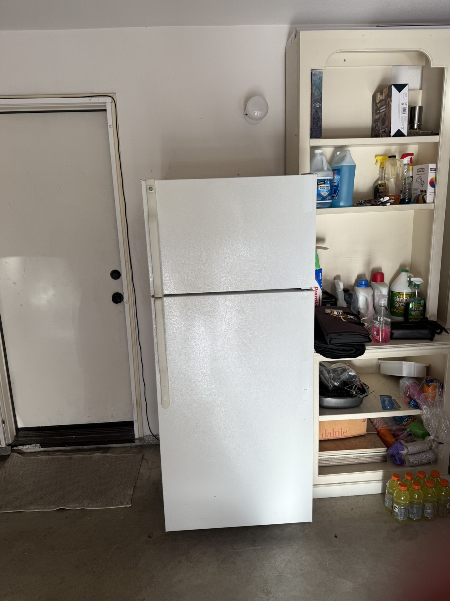 GE Refrigerator & Freezer