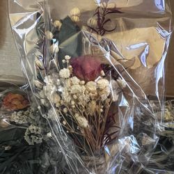 5 Never Used Boho Dried Flower Boutonnières 