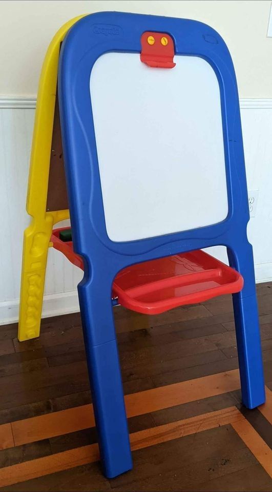Crayoia 2-in-1 white board and black board for kids
