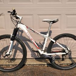 TREK 6 Series 6700 Hardtail Mountain Bike Rock Shox 15.5in 9 spd Alpha MSRP $1150