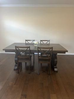 Distressed Rectangular Wood Dinning Table