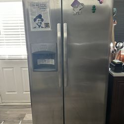 Frigidaire Fridge Great Shape Must Sell Today 