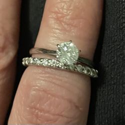 Engagement Ring And Wedding Band Set