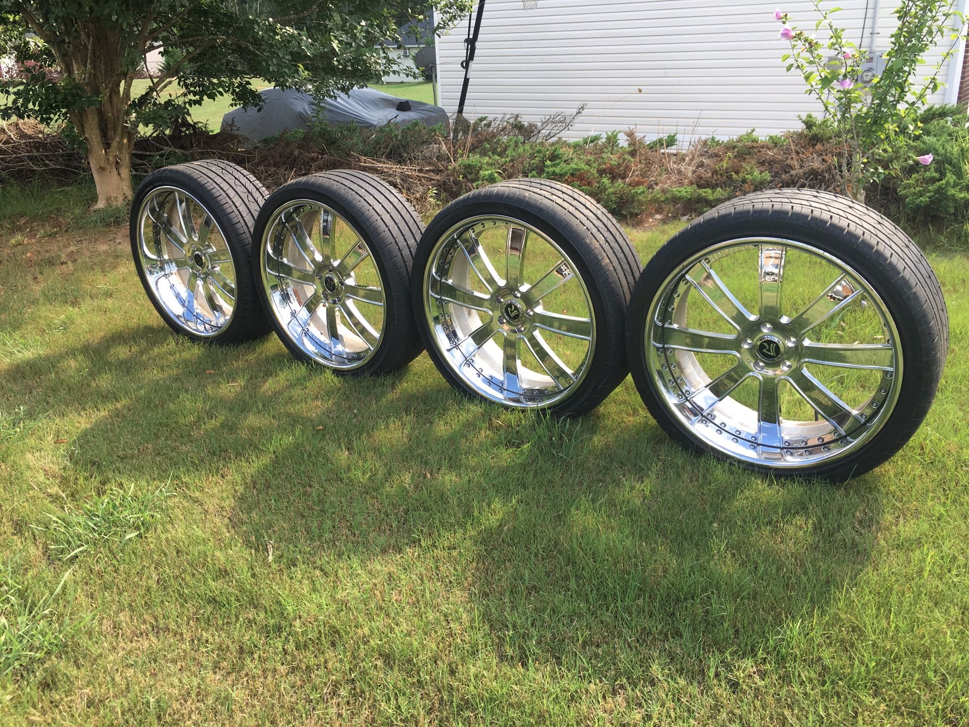 ( RUCCI 24” CHROMES RIMS ) Bolt Pattern 5x120 Tires Size 295/30 R 25/