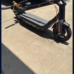 Segway Ninebot F65 Electric Scooter 