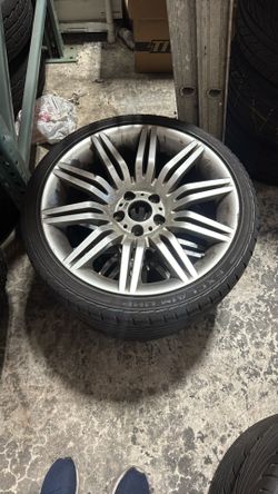 Set of 4 BMW 19x8.5 & 19x9.5 Wheels with 245/35/19 & 275/30/19 Tires