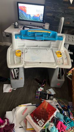 Kids Desk With Chair