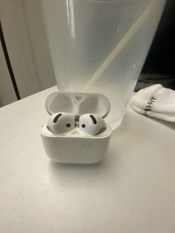 Apple AirPods 4