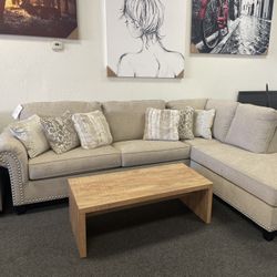 Sectional Sofa With Chaise 