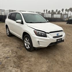 Auto Parts 2013 Toyota Rav-4