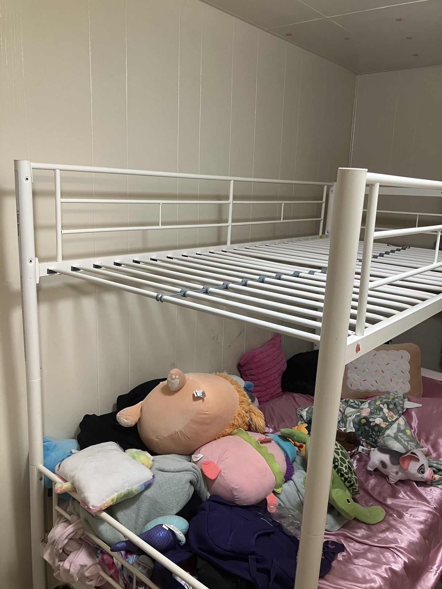 Twin Over Twin White Metal Bunk Bed