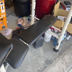 Weight bench