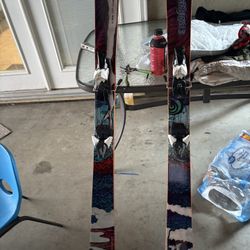 Nordica 153cm Twin-Tip Skis w/ Salomon Bindings – Park / All-Mountain