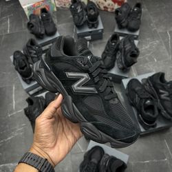 NEW BALANCE 9060 Triple Black 