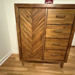 Mid Century Modern Dresser/ Cabinet