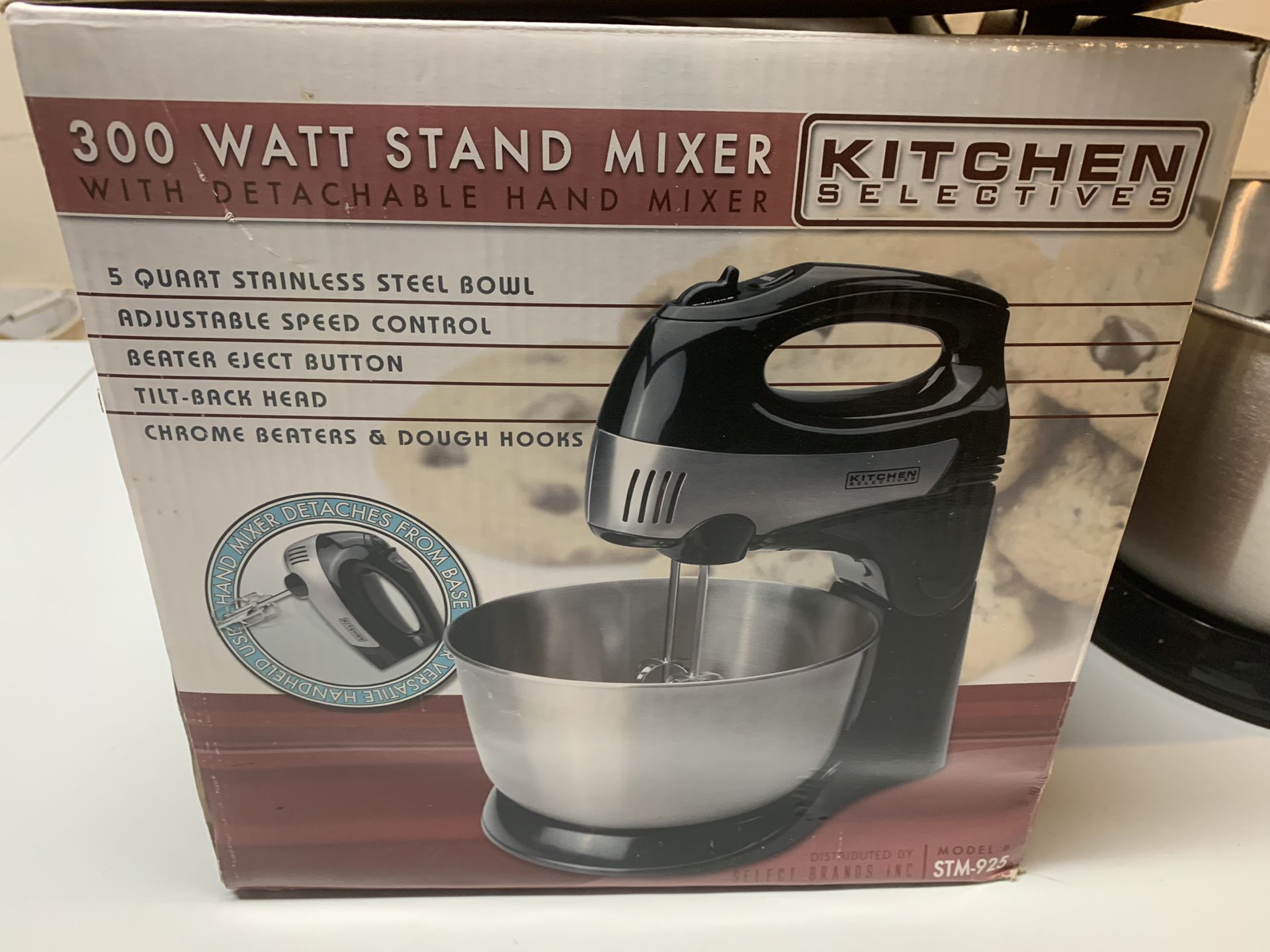 Mixers Kitchen Electric Stand Mixer with 3 Stainless Steel Accessories for  Sale in Los Angeles, CA - OfferUp