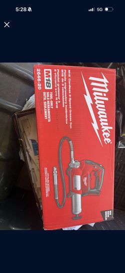 Milwaukee M18 Grease Gun