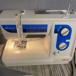 Sewing Machine In Great Working Condition 