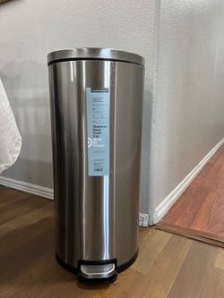 Stainless steel pedal trash can 7.9 gal