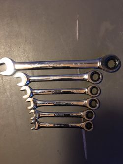 Husky wrench set