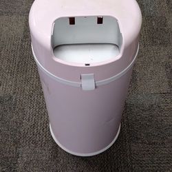 Diaper Bin With Push-to-open
