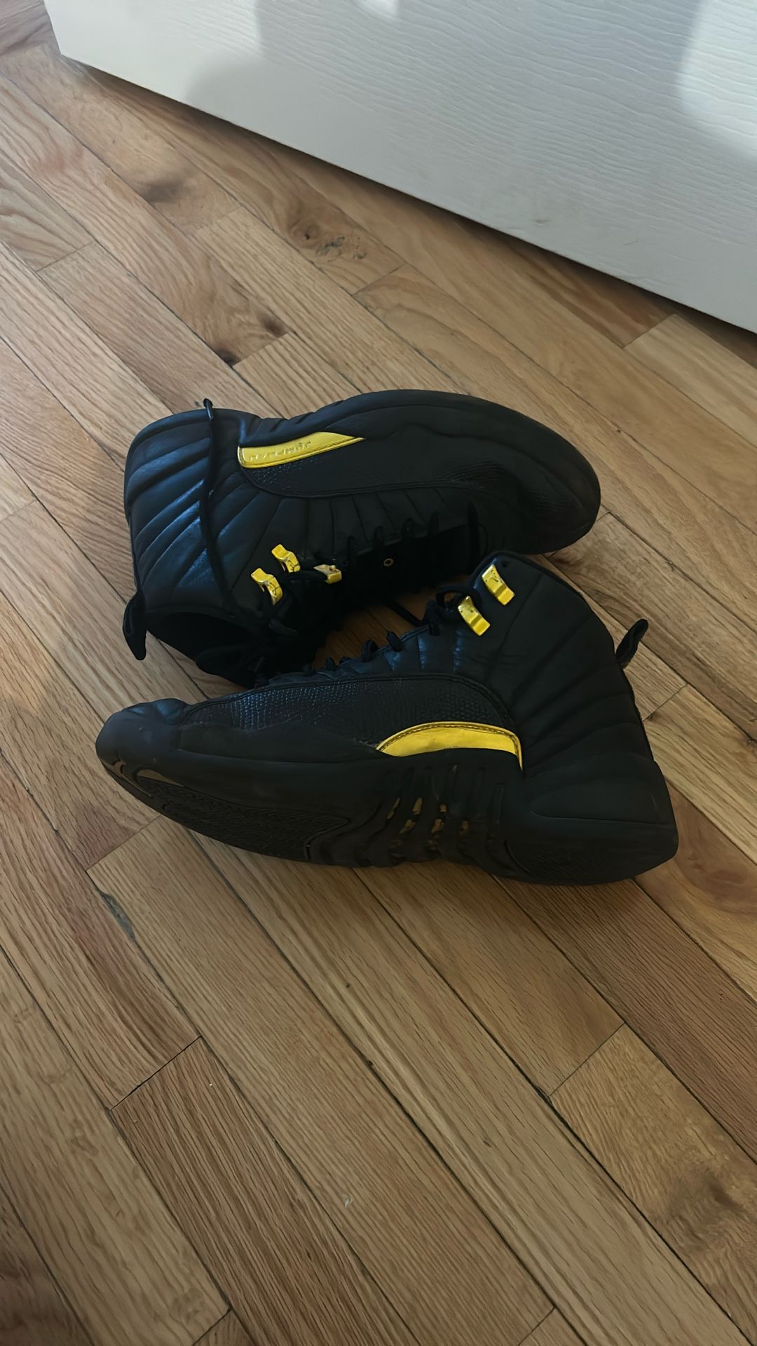 Jordan 12 Black Taxi men size 9