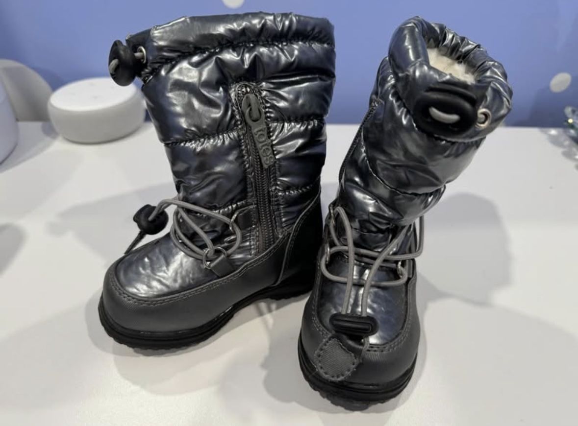 New Toddler Snow Boots-size5