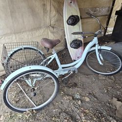 Schwinn Meridian Tricyccle with rear basket