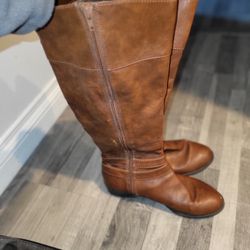 Ladies Brown Boots Size 8.5