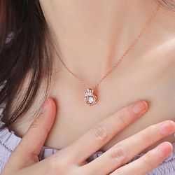 Elegant Rose Gold Pendant Necklace