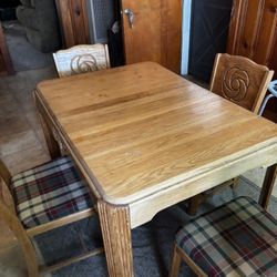 Dinning Room Table With (4) Chairs 