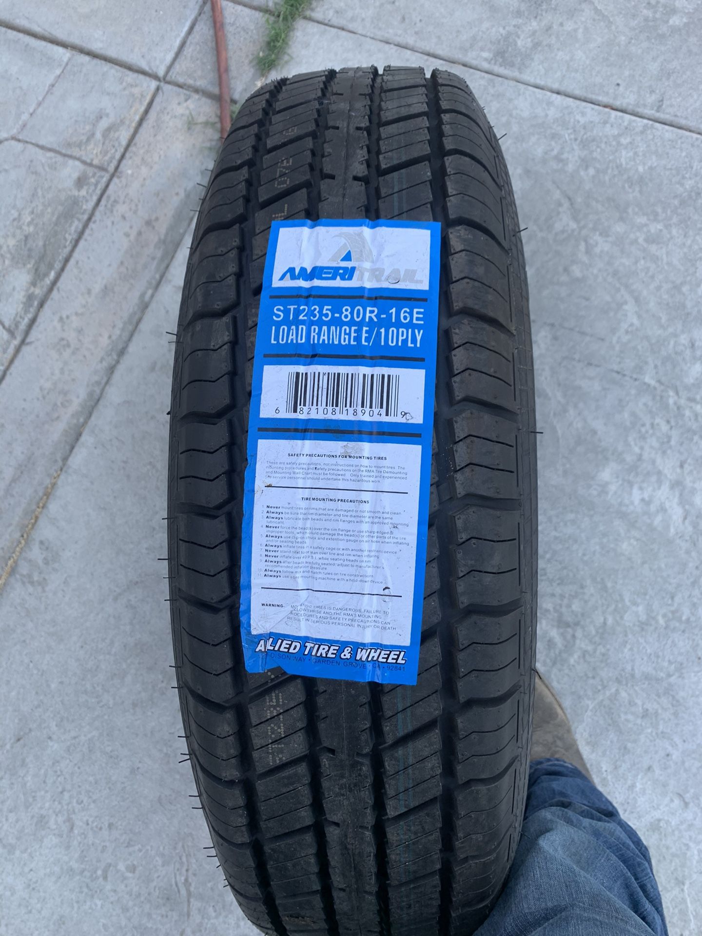 Trailer tires 16