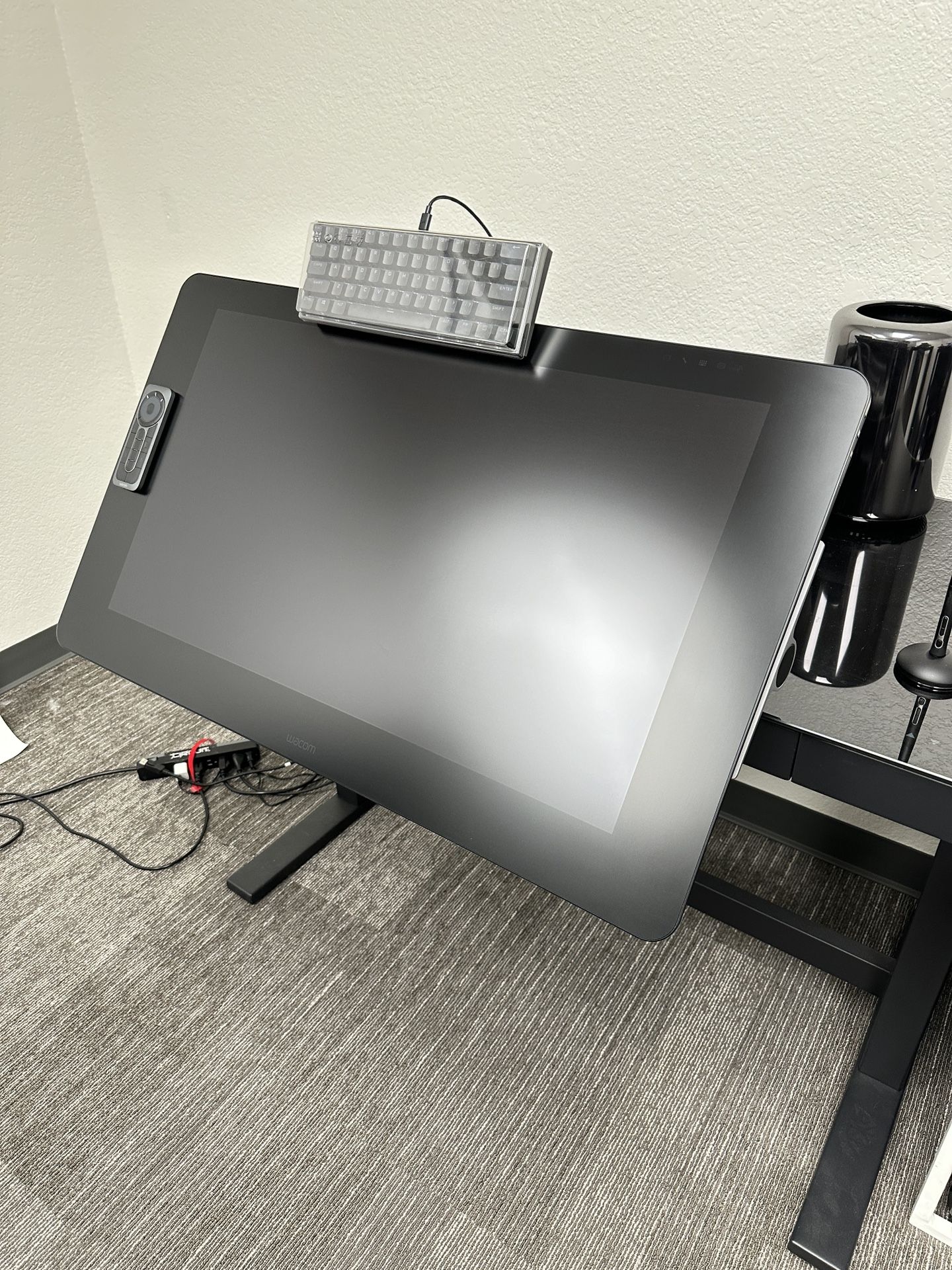 Wacom Cintiq Pro 32” With Ergo Stand